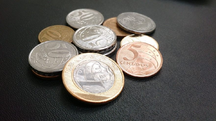 Geldmünzen von Cent stücken bis Euro.